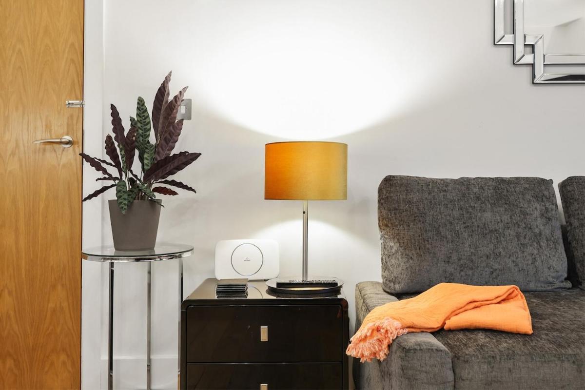 West End - Sleeps 5 - Amazing Location London