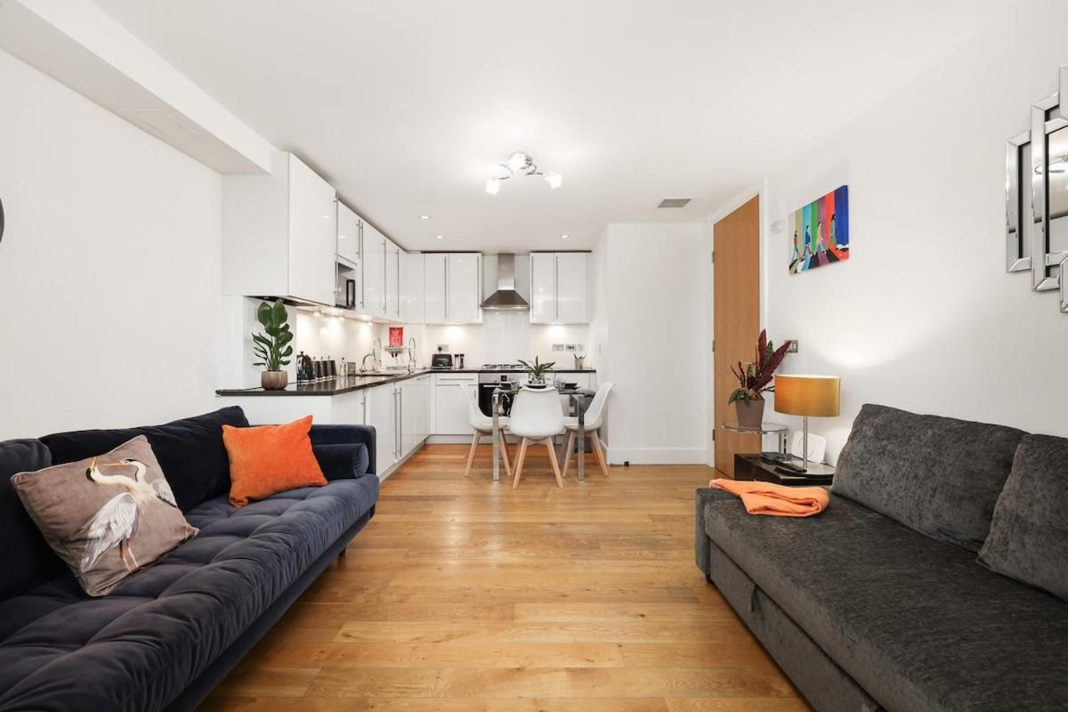 West End - Sleeps 5 - Amazing Location London